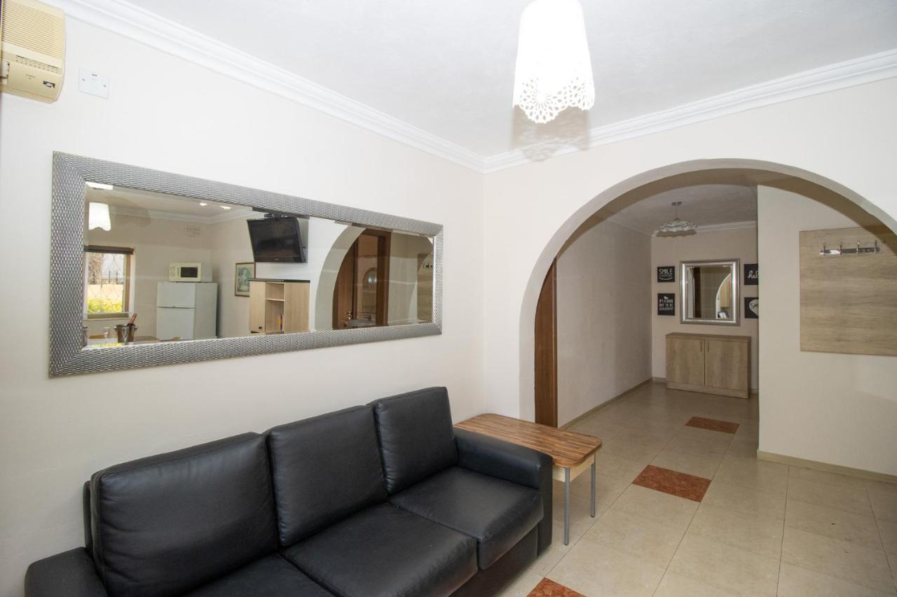 Tranquil Villa Apartments Units Mellieħa Exterior foto